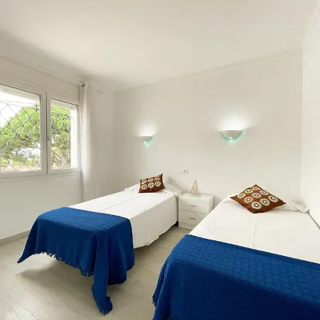 Casa Raquel Villa